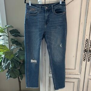 Judy Blue Womens Howdy Boyfriend Fit Distressed Frayed Hem Jeans Size 9/29